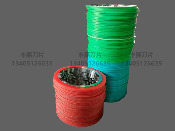 Slitting machine wrapping rubber sleeve