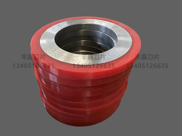 Slitting machine wrapping rubber sleeve