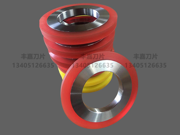 Slitting machine wrapping rubber sleeve