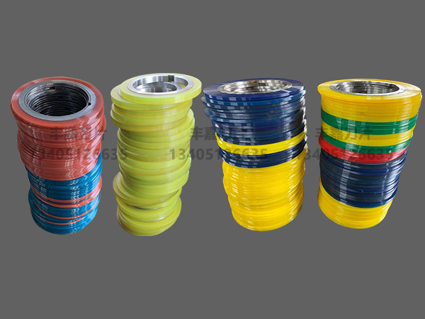 Slitting machine wrapping rubber sleeve